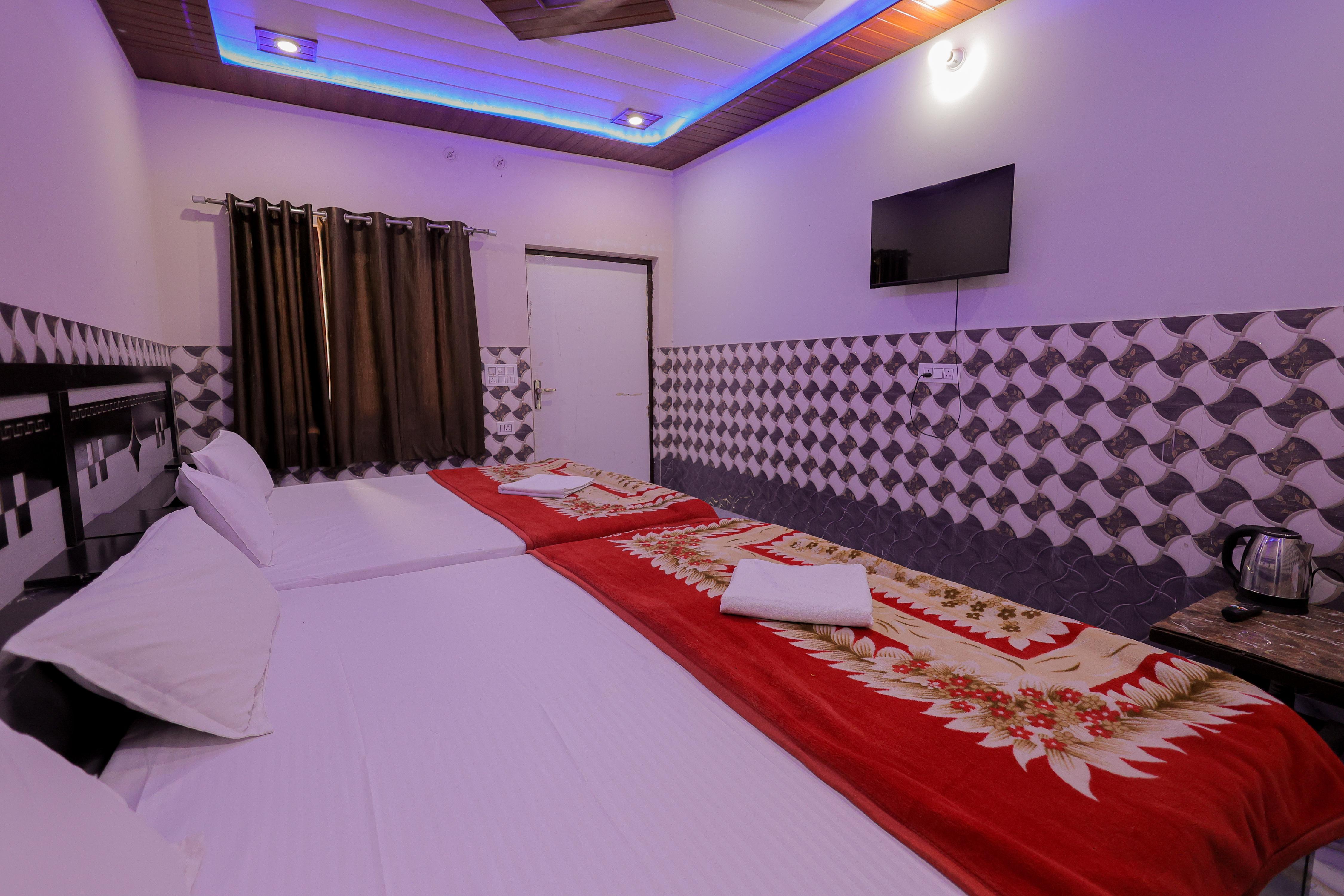 Omji Niwas - Kalyan Keshar Dham Room Type - Standard Double Rooms