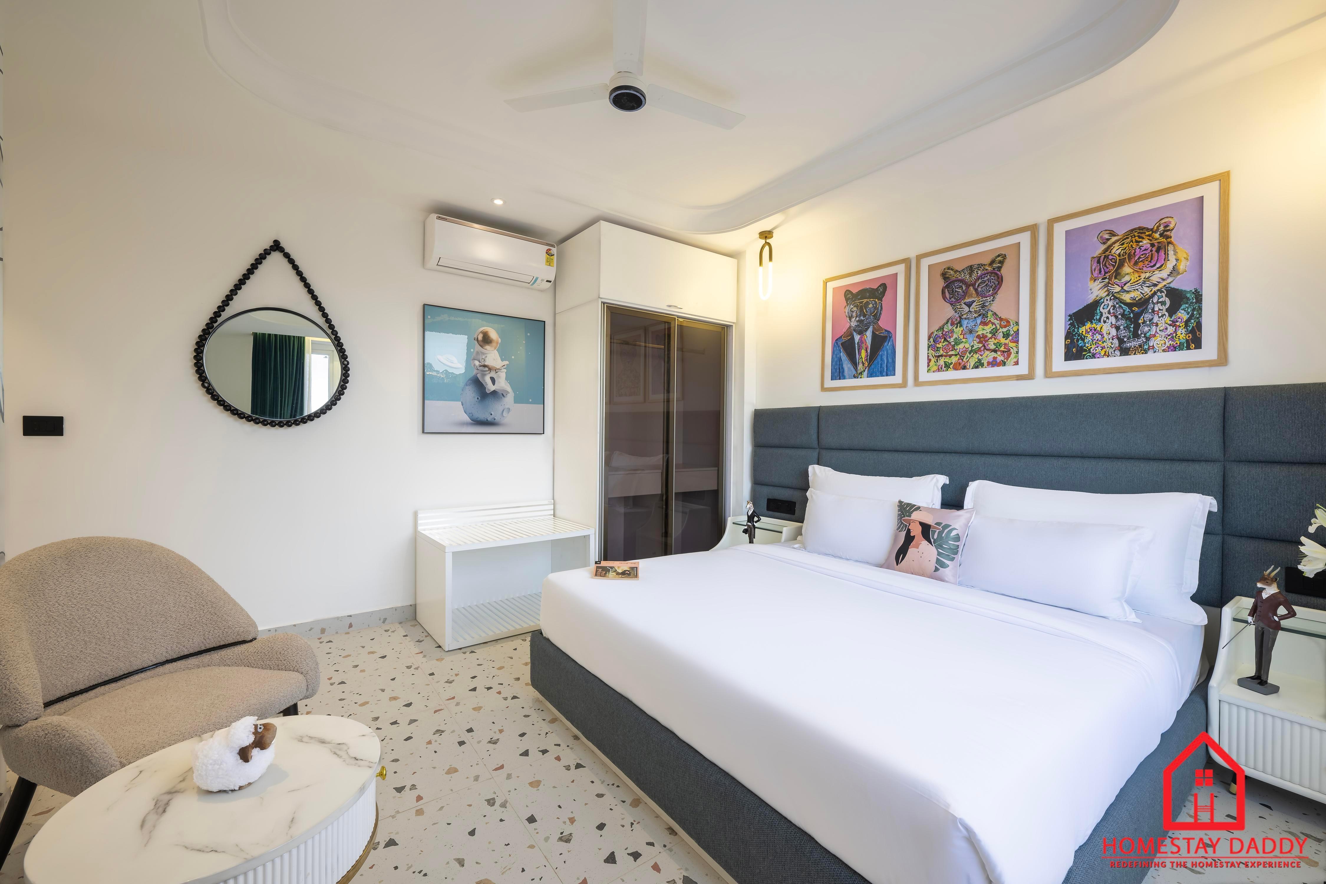 European Style AC 2bhk Heated Jacuzzi Homestay - Tap to explore photos