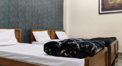 Rahul Guest House Room Type - Luxury Triple Room (AC) Rahul Guest House Room Type - Luxury Triple Room (AC)