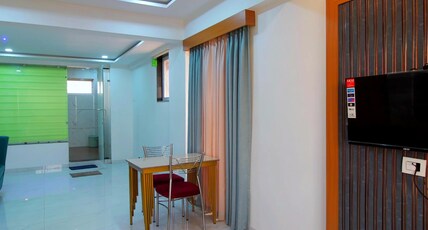 The Lions Hotel Ulhasnagar Room Type - Suite Room With Balcony