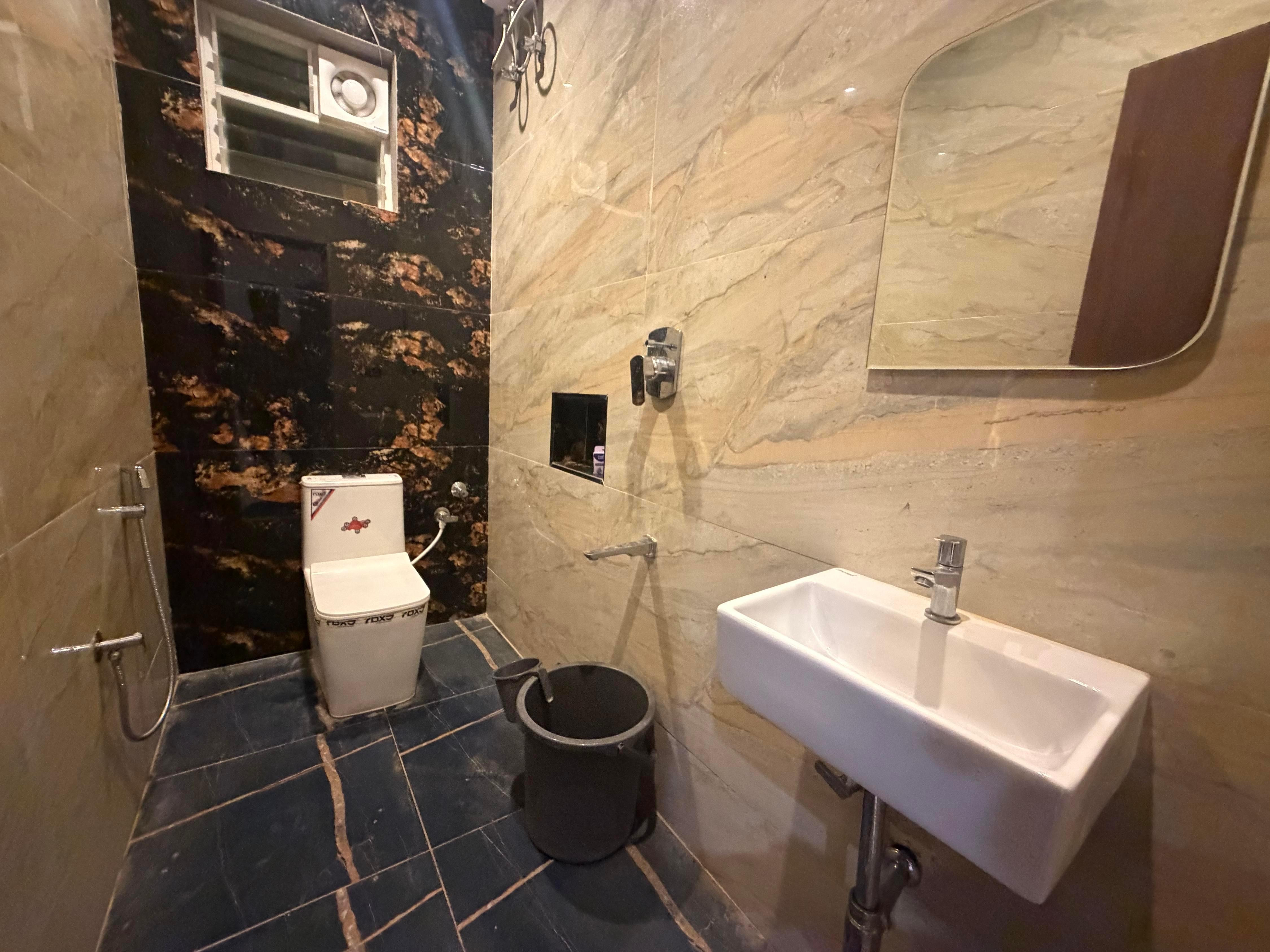 Sabari Resort Luxury Villa ECR - Tap to explore photos