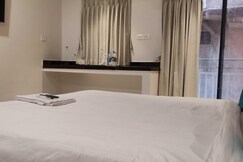 Hotel O Wild Lilac Inn
