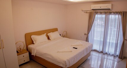 Hotel Vibrama Room Type - Deluxe Room with Balcony Hotel Vibrama Room Type - Deluxe Room with Balcony