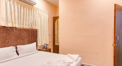 Cosmos By LMC Room Type - Small Double Room
