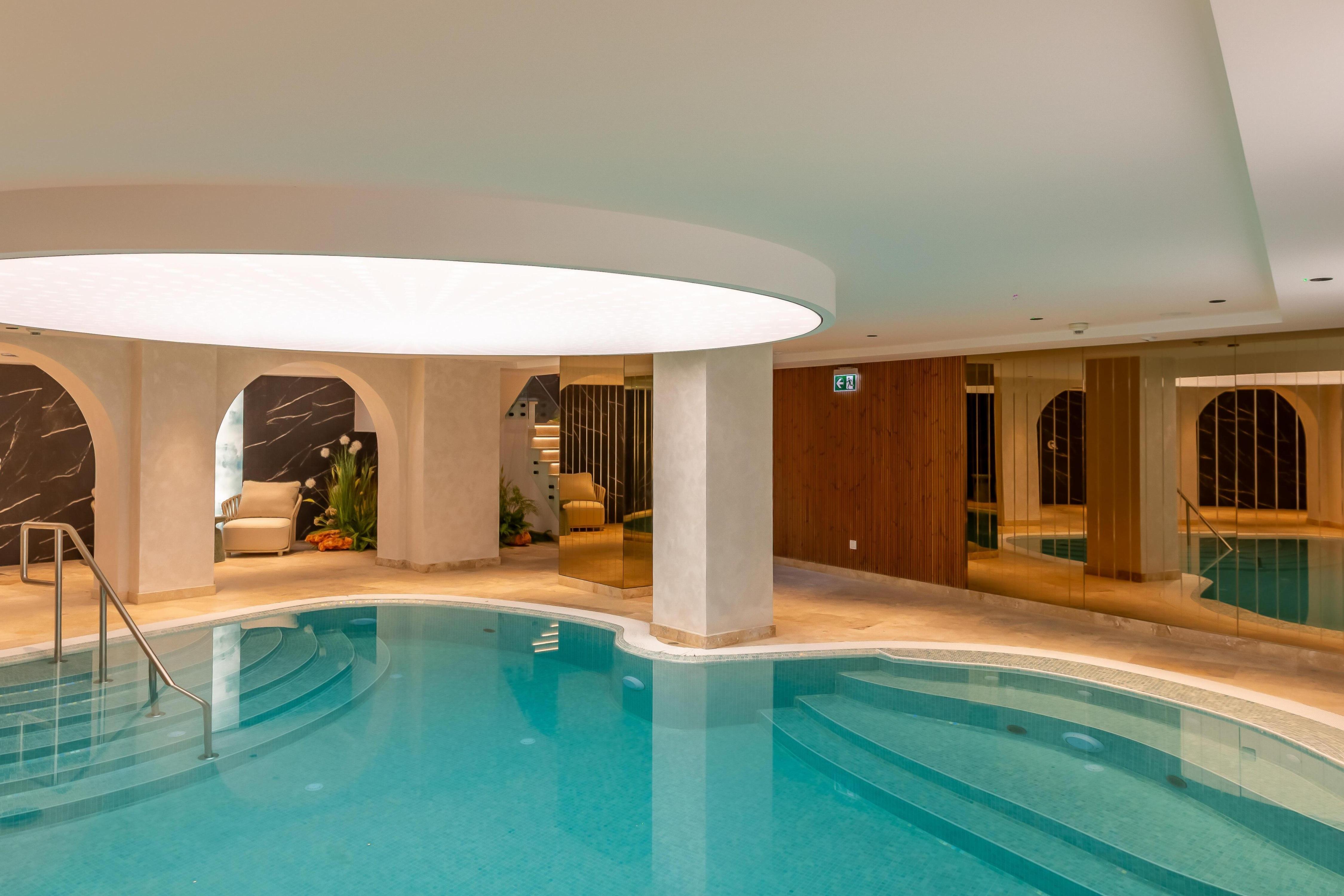 Radisson Blu Hotel, Sinaia Cota 1400 - Tap to explore photos