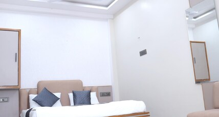 Hotel Excellency Room Type - Deluxe Room