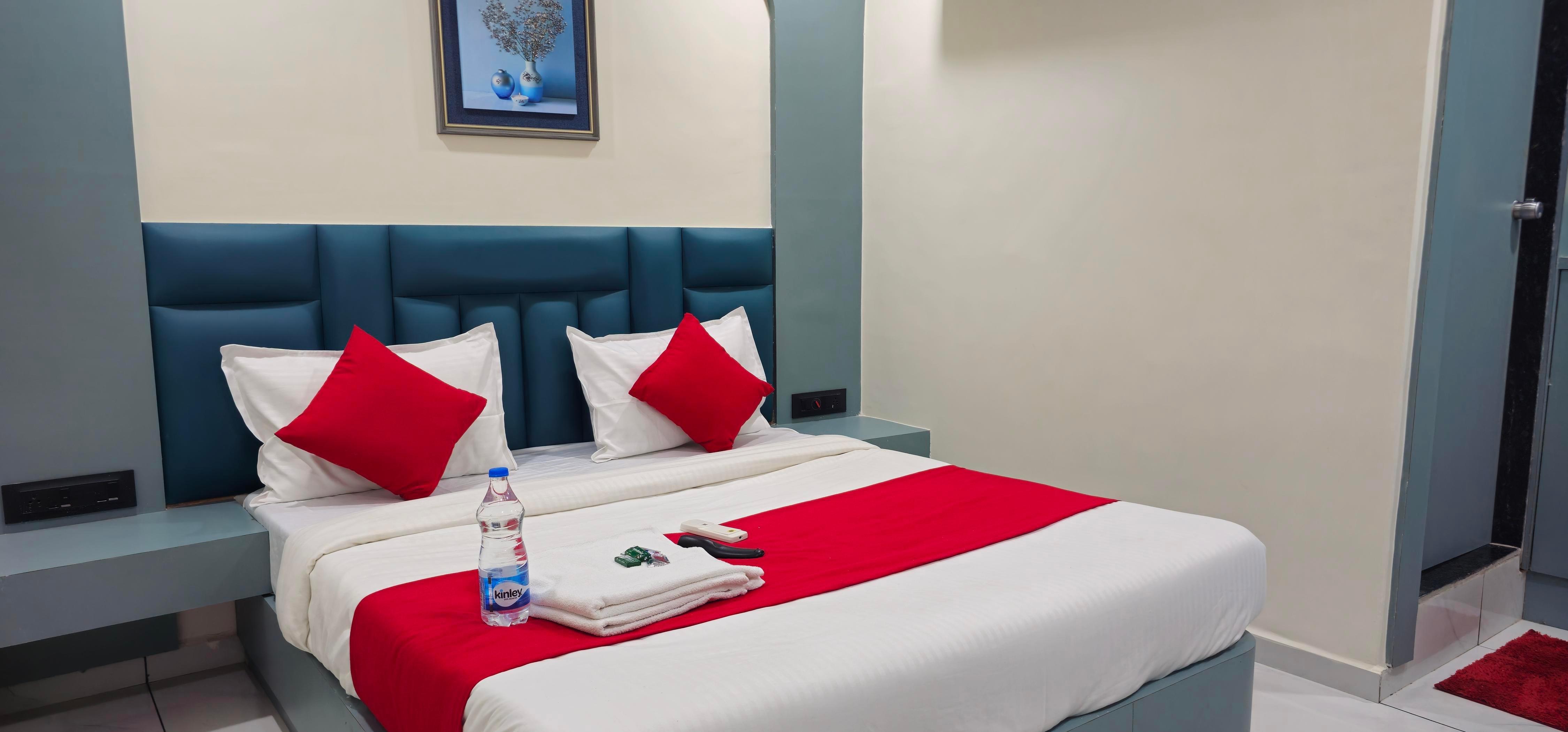 Hotel Satyam. - Tap to explore photos