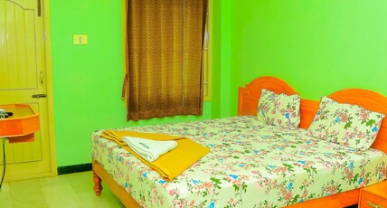 Park Palace Inn. Room Type - Queen Bed Deluxe Room