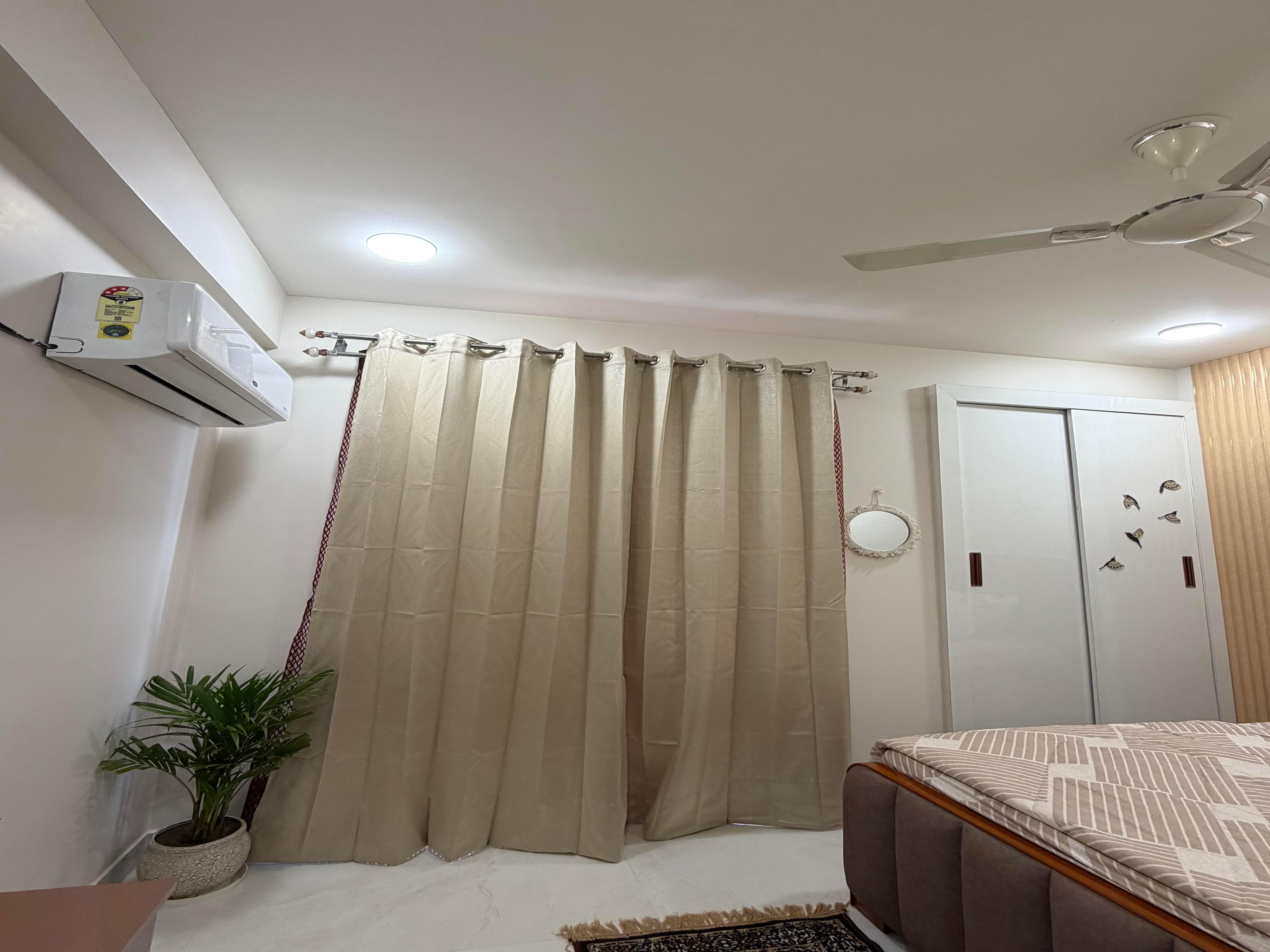 Cozy 1BHK Near Prem Mandir - Ramya Kunj - Tap to explore photos