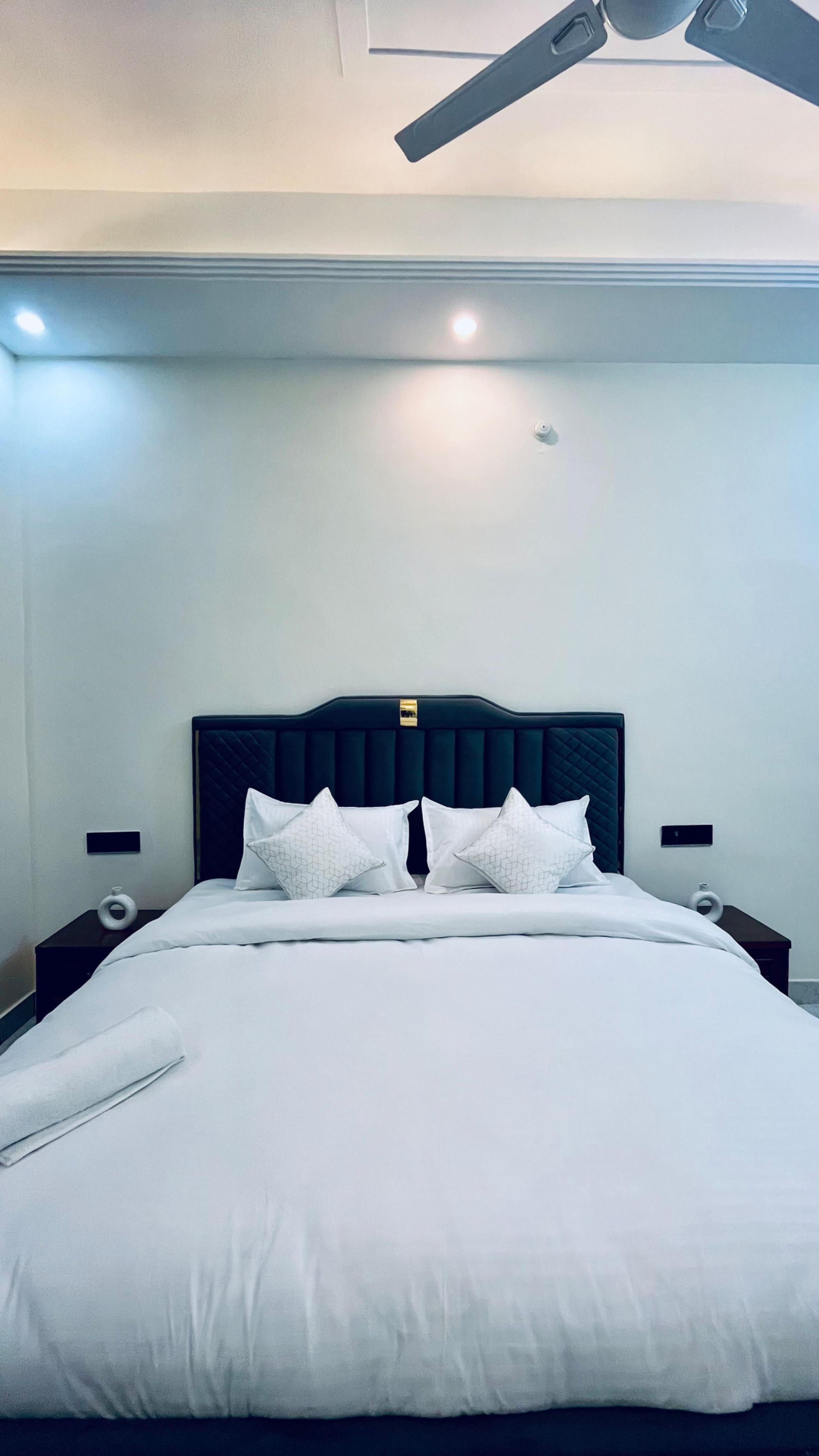 1 BHK Cozy Home Stay Sukh Ganges With Ganga view - Tap to explore photos