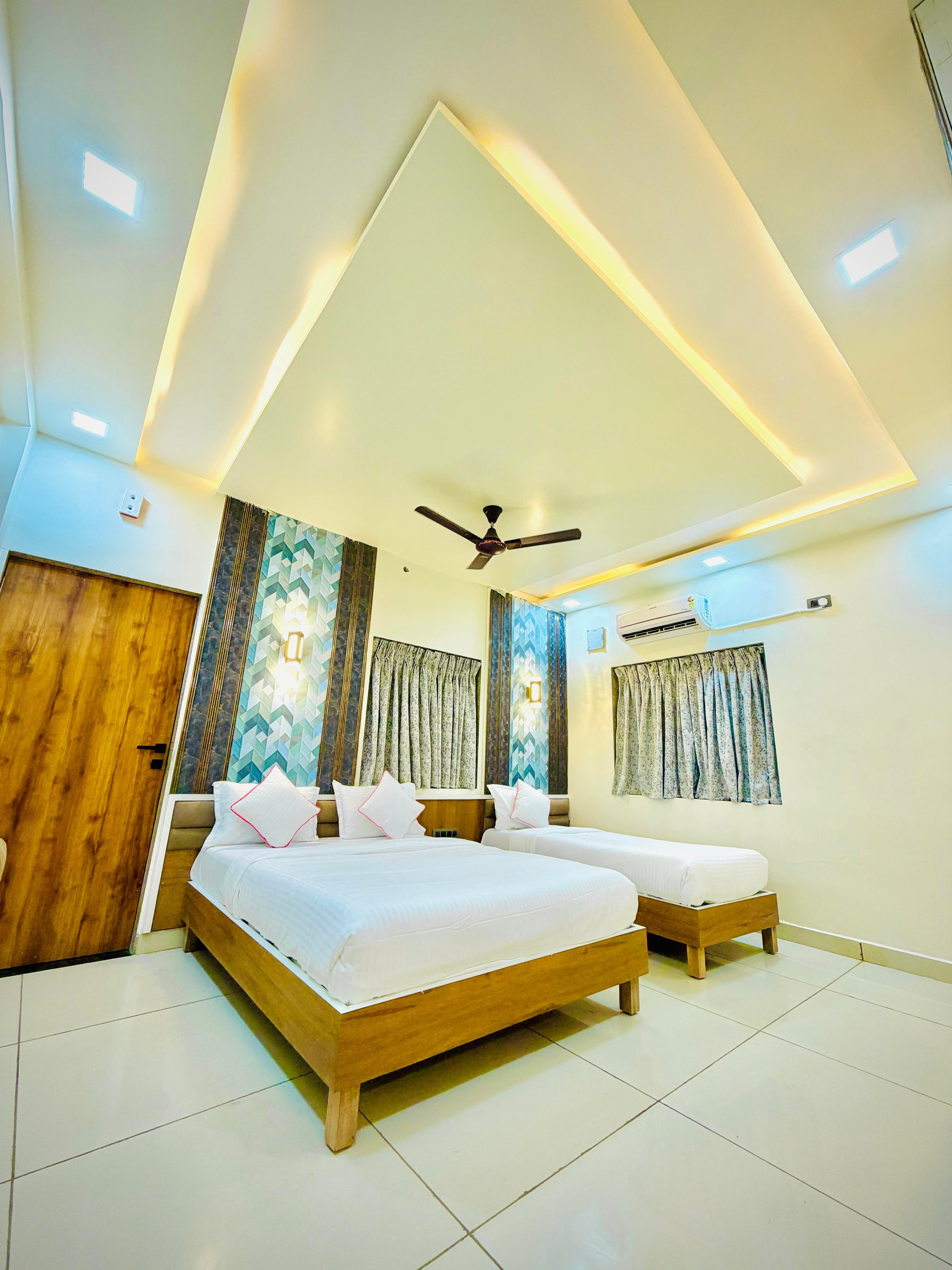 Hotel Golden Palace Bhinmal - Tap to explore photos