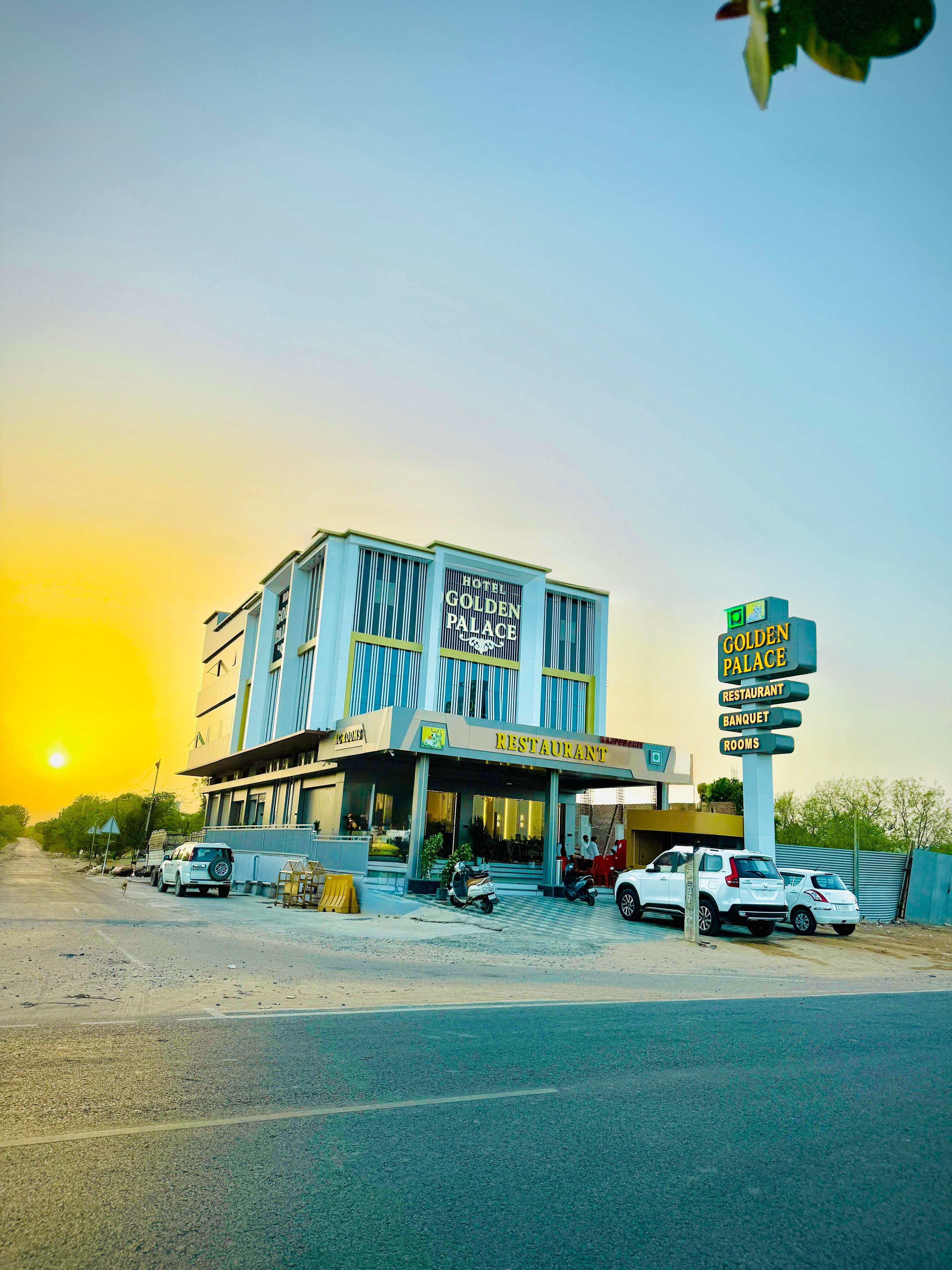 Hotel Golden Palace Bhinmal - Tap to explore photos