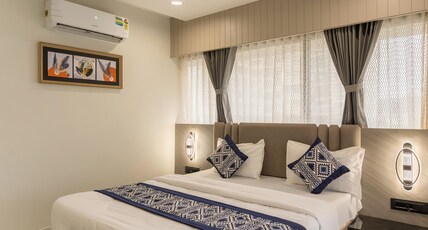 Lavish Regency Room Type - Deluxe Room with Air Conditioning