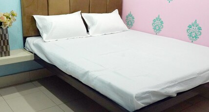 Urmila Guest House Room Type - Deluxe Double BedRoom