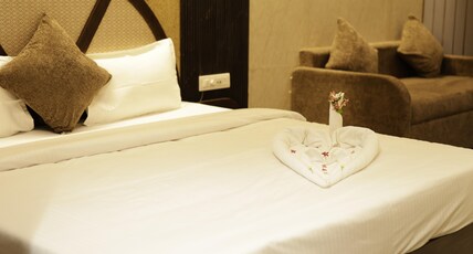 Hide Away Villa Premium Stay Room Type - Entire Luxury Cottage Room without Bathtub