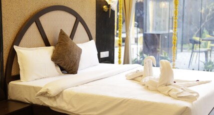 Hide Away Villa Premium Stay Room Type - Entire Deluxe Cottage Room