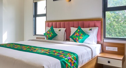 Treebo Silver Bliss Room Type - Deluxe Room