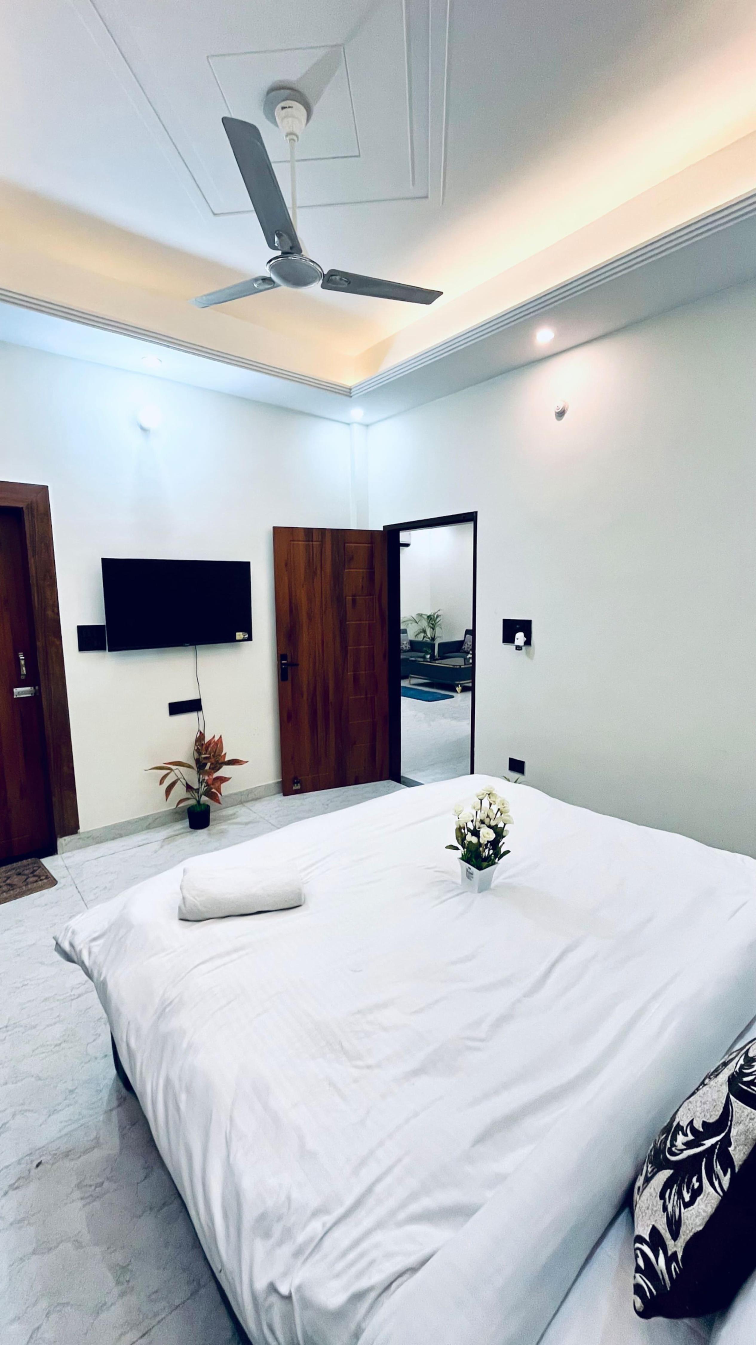 Sukh Ganges With Ganga view 2 BHK Cozy Home Stay - Tap to explore photos