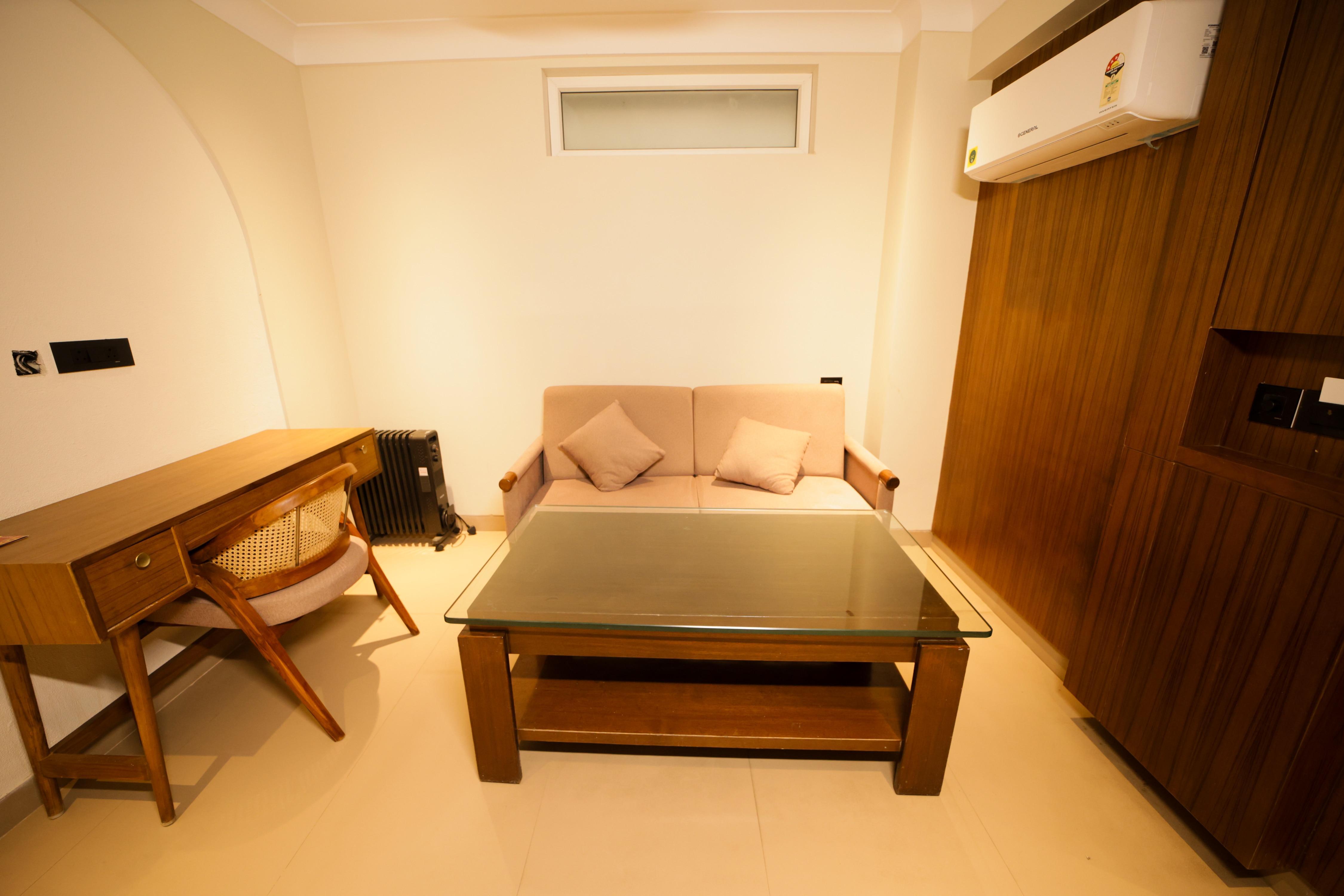 ALOHA on the Ganges 1bhk Garden & Parking facing 221 - Tap to explore photos