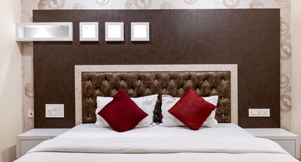 Hotel Aditya Grand Inn Room Type - Deluxe Double Room