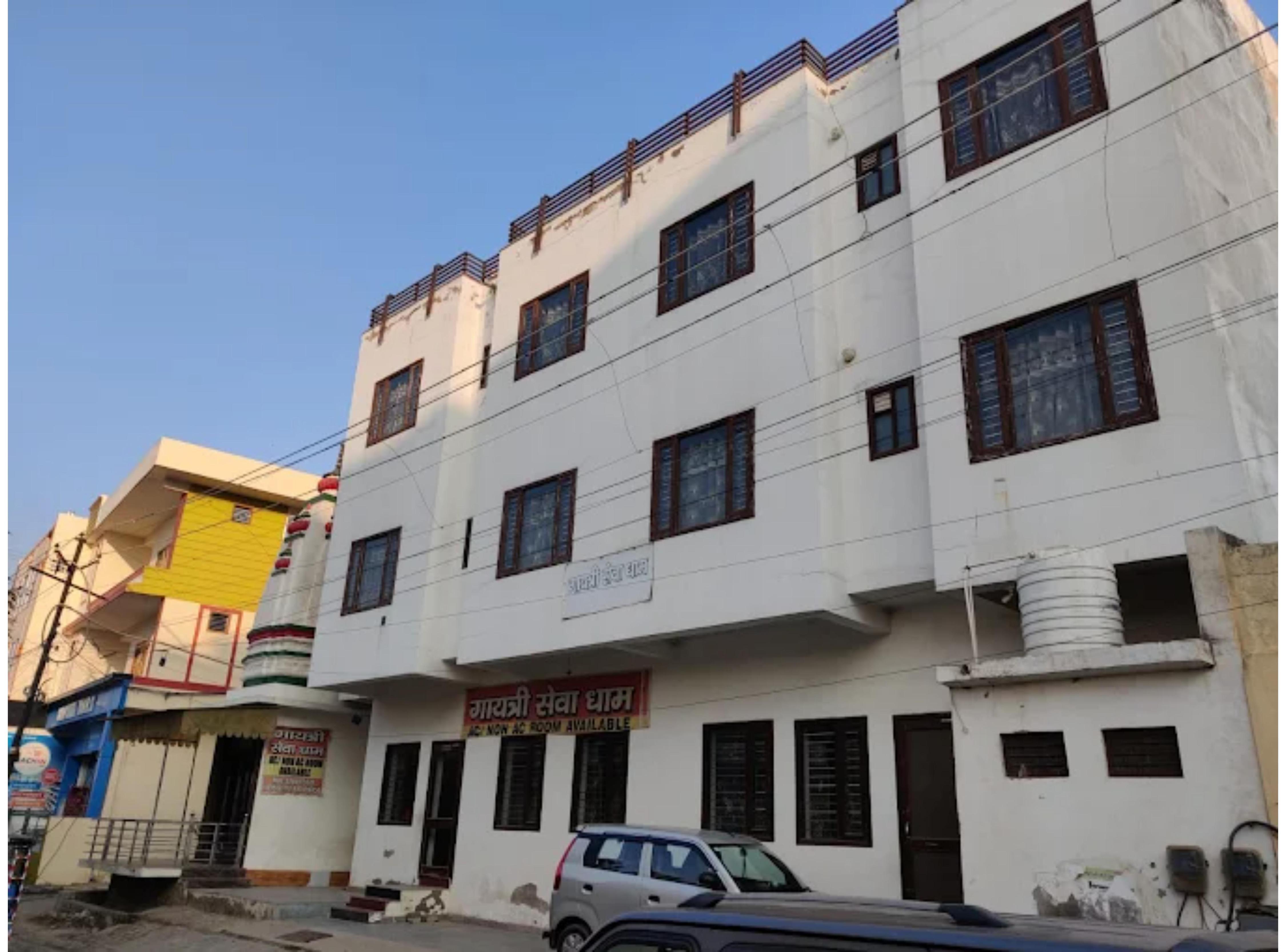 Gayatri Seva Dham-Vrindavan - Tap to explore photos