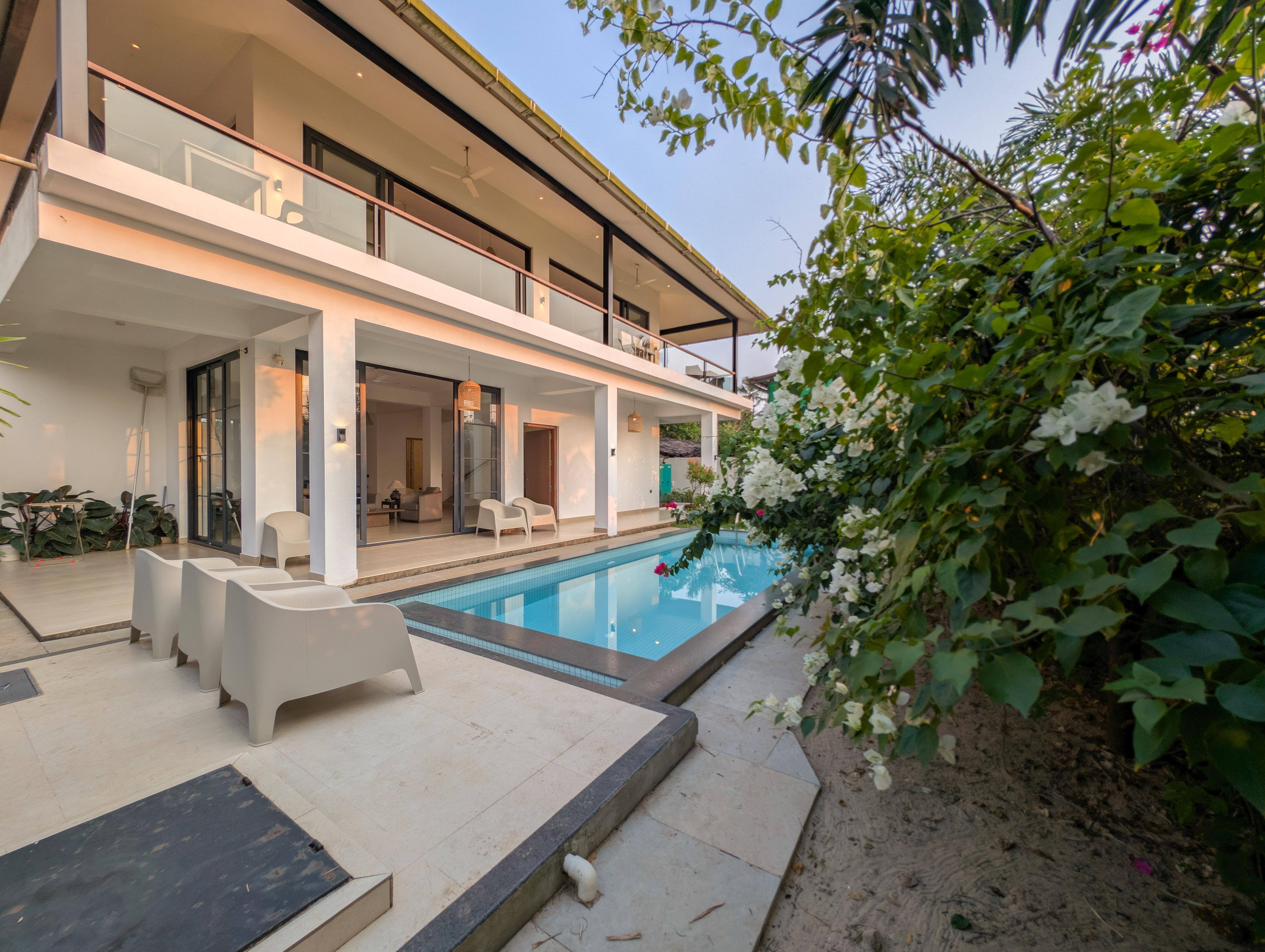 Beach front villa Ashwem Ocean - Tap to explore photos