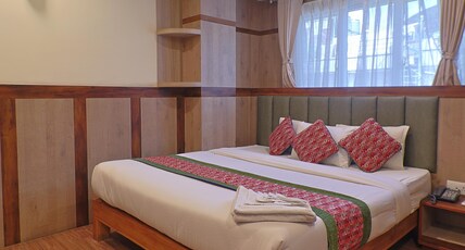 OYO 839 Hotel Middle Temple Room Type - Deluxe