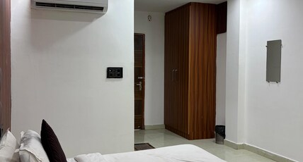 PLAY HOTEL BUDHA TOWER Sector 18 Metro Room Type - Deluxe Room