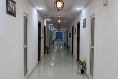 PLAY HOTEL BUDHA TOWER Sector 18 Metro