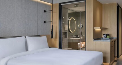 Courtyard by Marriott Ghaziabad Room Type - Guest Room, 1 King, Terrace