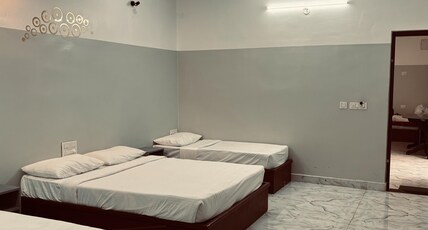 Twinkle Clouds Home Stay Room Type - Double Room with Extra Bed