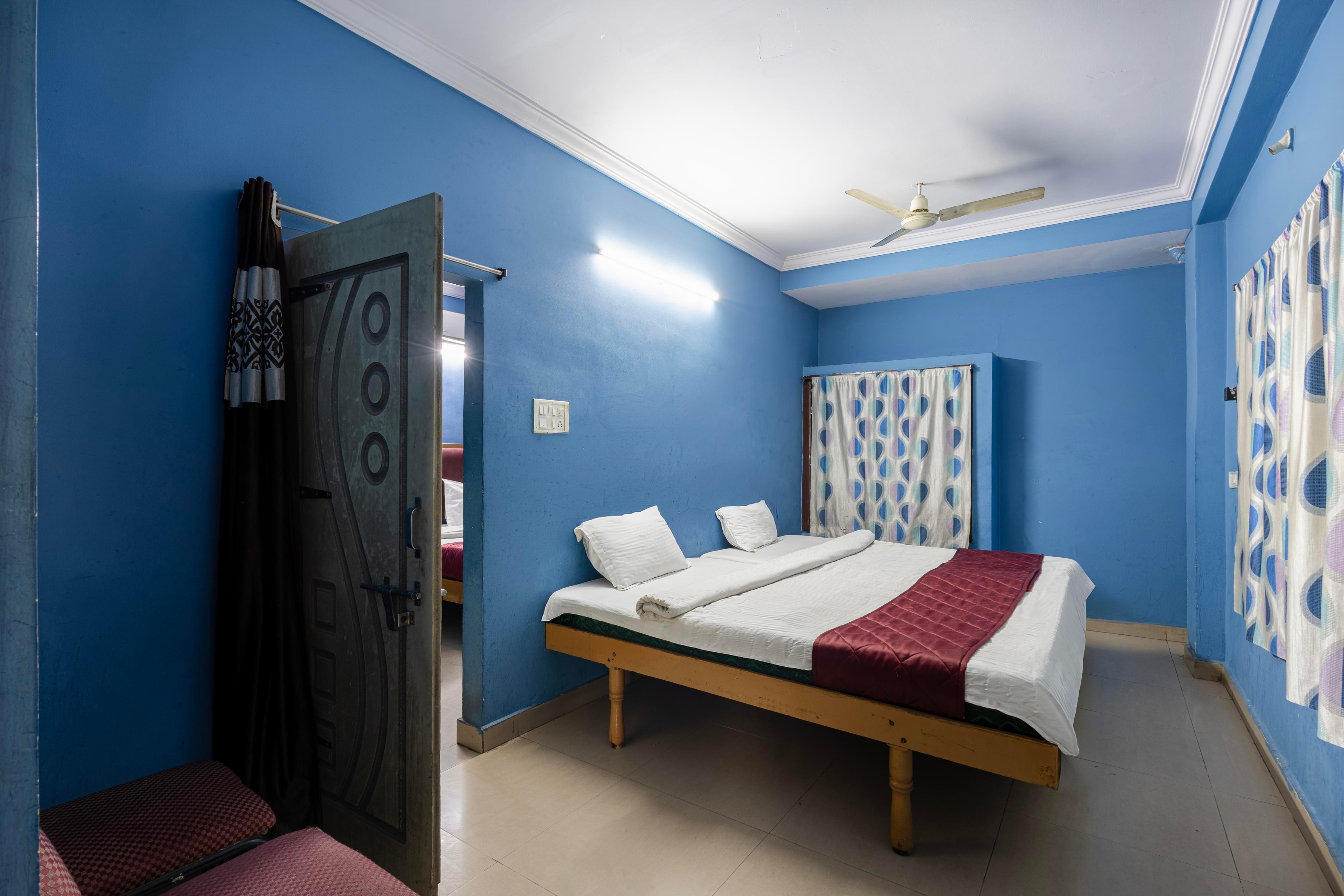 Hotel Swarna Mayuri - Tap to explore photos