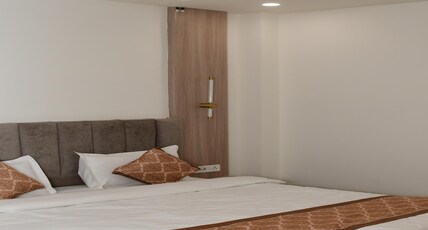 HOTEL CRYSTAL PALACE Room Type - EXECUTIVE HOTEL CRYSTAL PALACE Room Type - EXECUTIVE