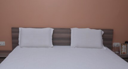 Hotel Treat Residency Room Type - DELUXE ROOM