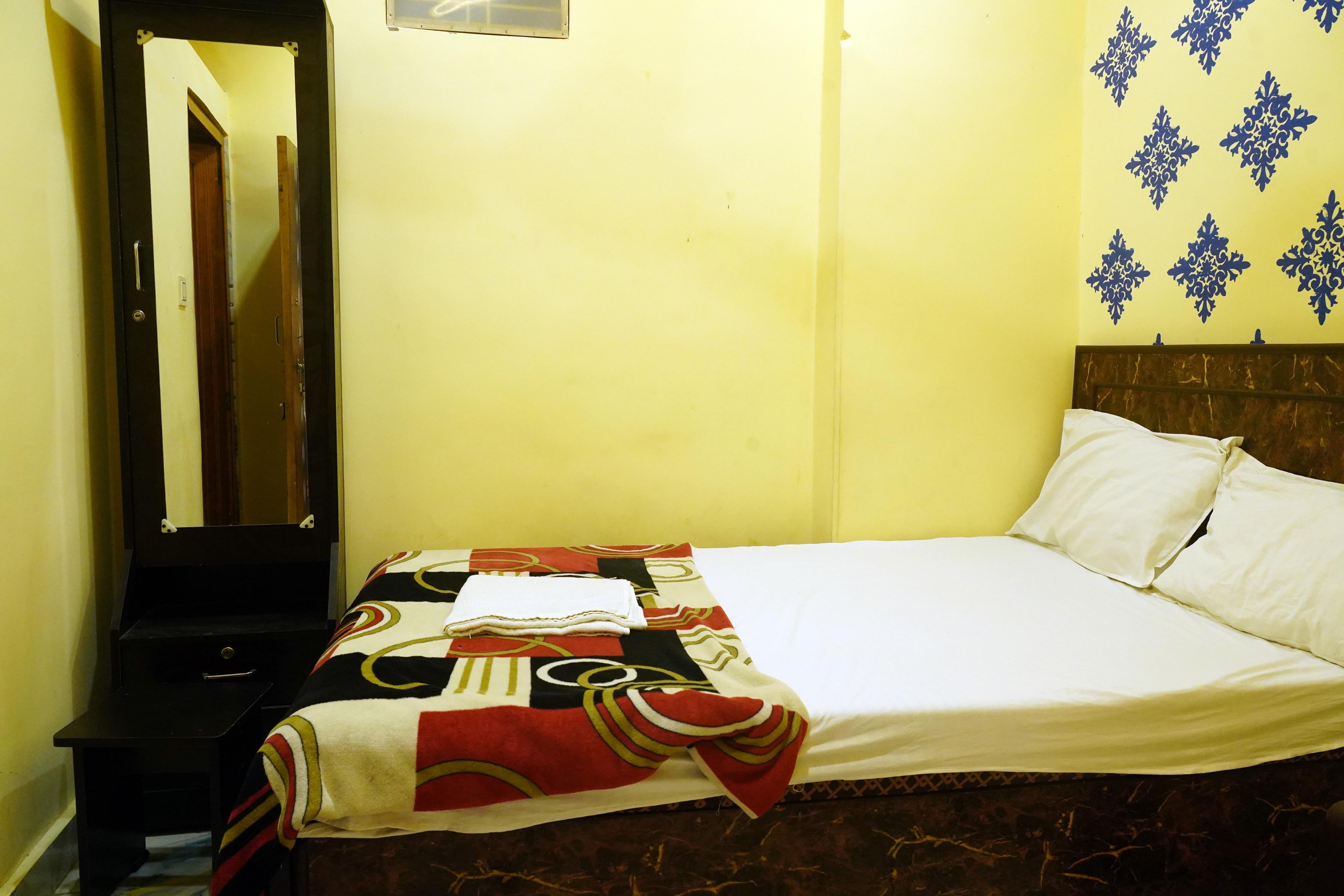 Aditya Home Stay - Tap to explore photos