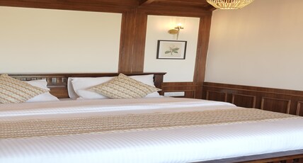 Tree of Life Himalaya, Hartola Room Type - Luxury Room King Bed