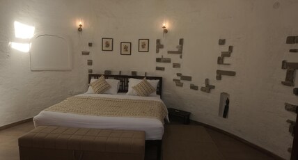 Tree of Life Himalaya, Hartola Room Type - Deluxe Room King Bed