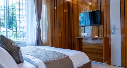 Shillong Heights Room Type - Standard room with Queen bed
