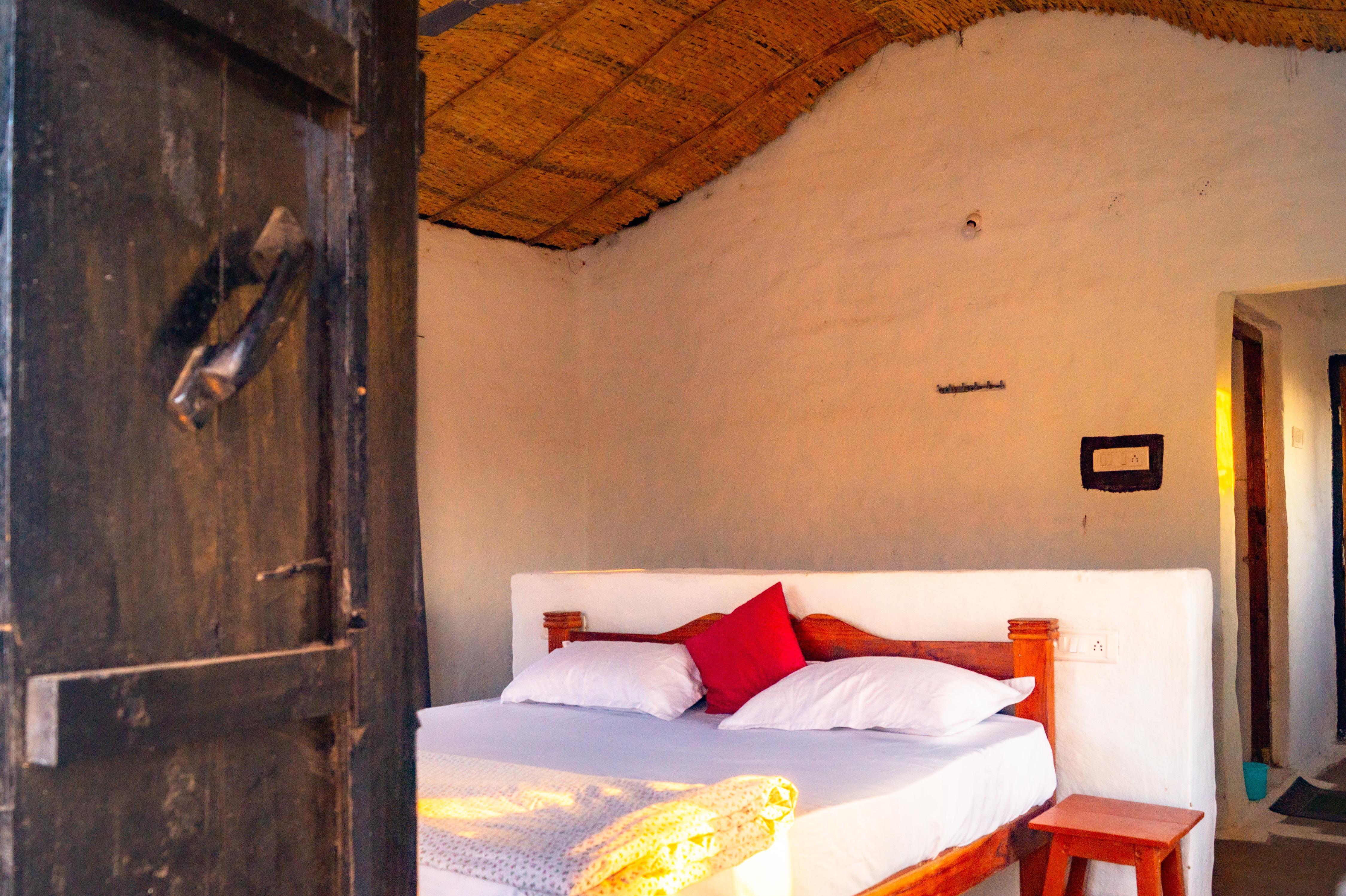 Aryan Tiger Trail Homestay - Tap to explore photos