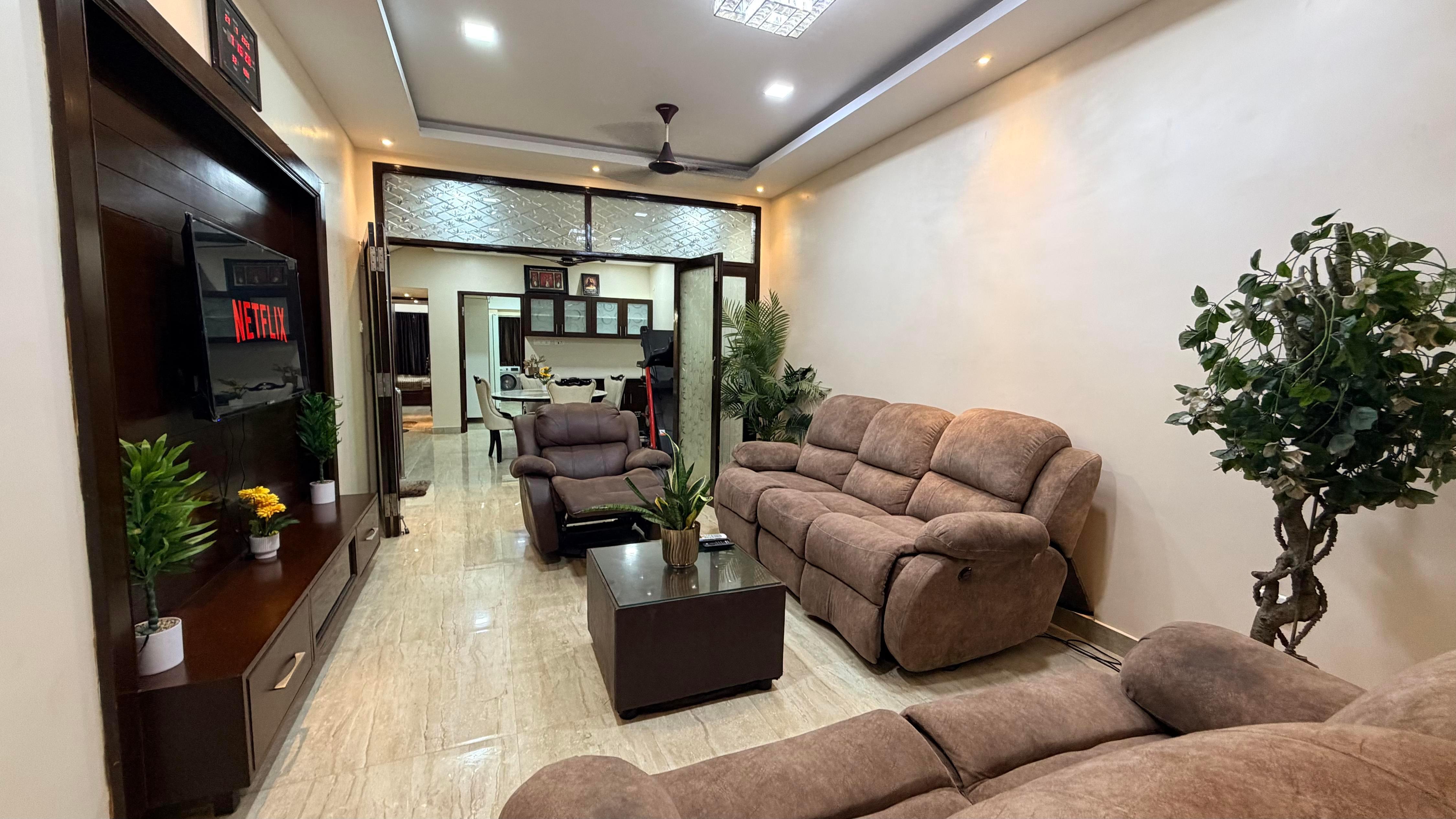 Modern 3BHK Family Duplex near Ashok Nagar Metro - Tap to explore photos