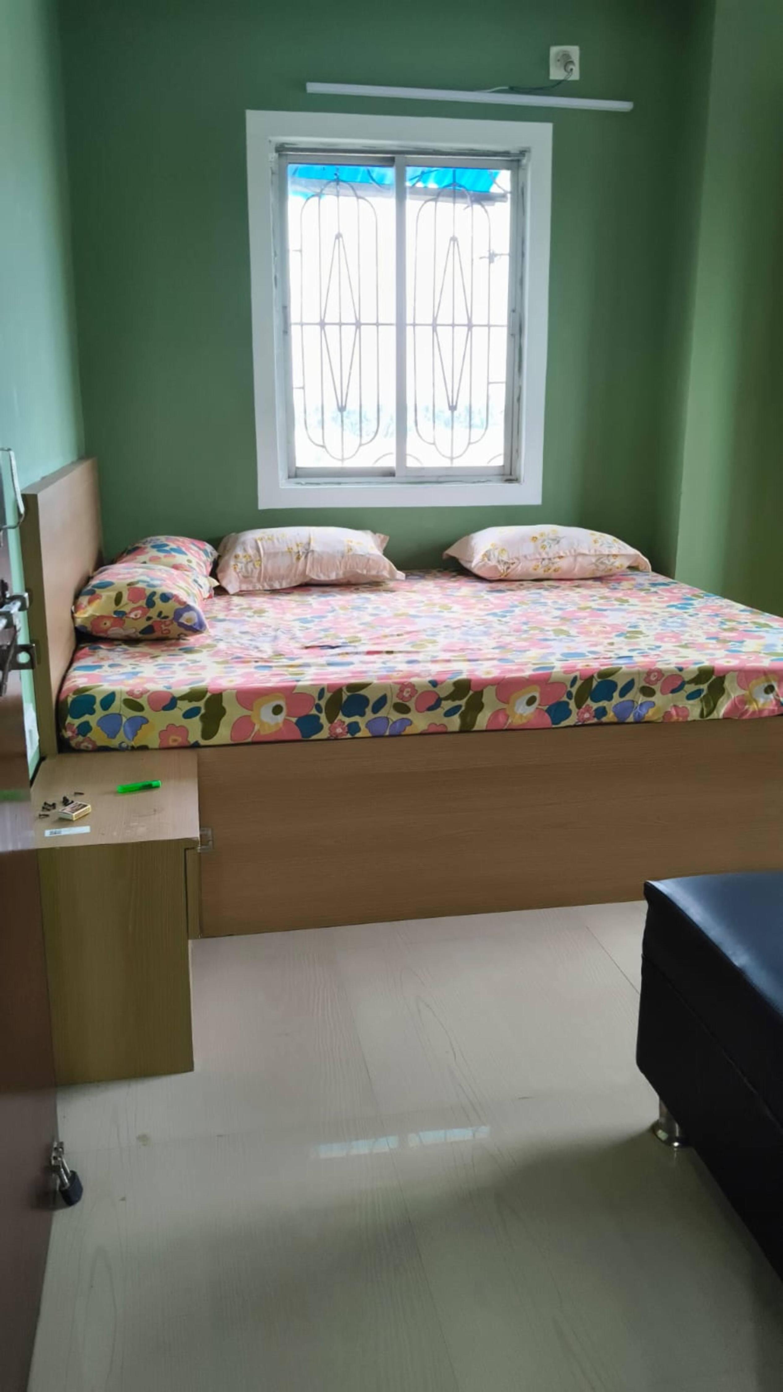 A cosy flat with easy access to Lord Jagannath Tem - Tap to explore photos
