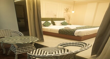 Hotel Pritesh Solitaire Room Type - Deluxe Room