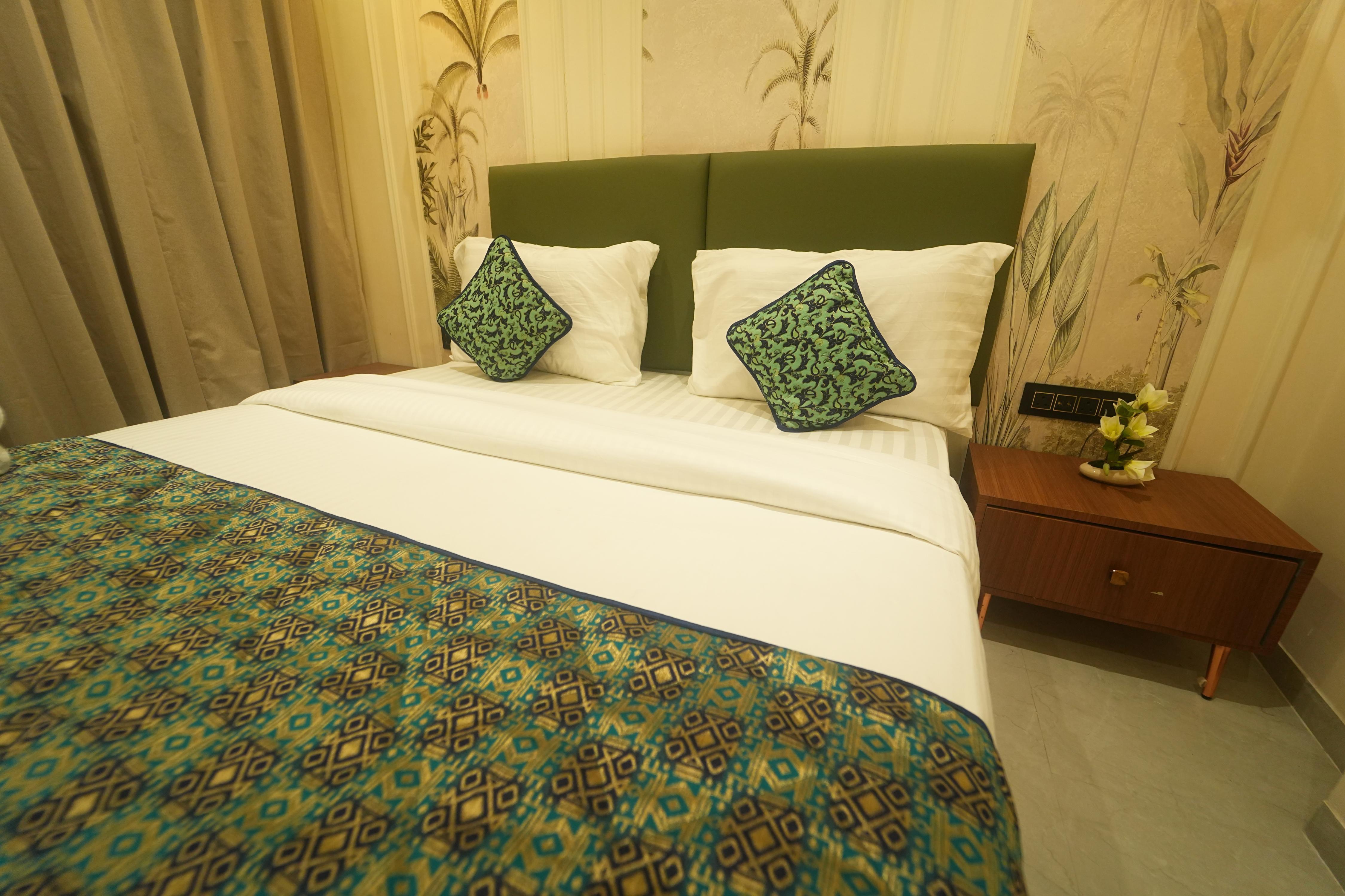 Hotel Pritesh Solitaire - Tap to explore photos