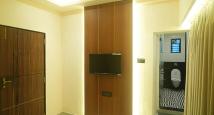 Hotel Pritesh Solitaire Room Type - Deluxe Room Hotel Pritesh Solitaire Room Type - Deluxe Room