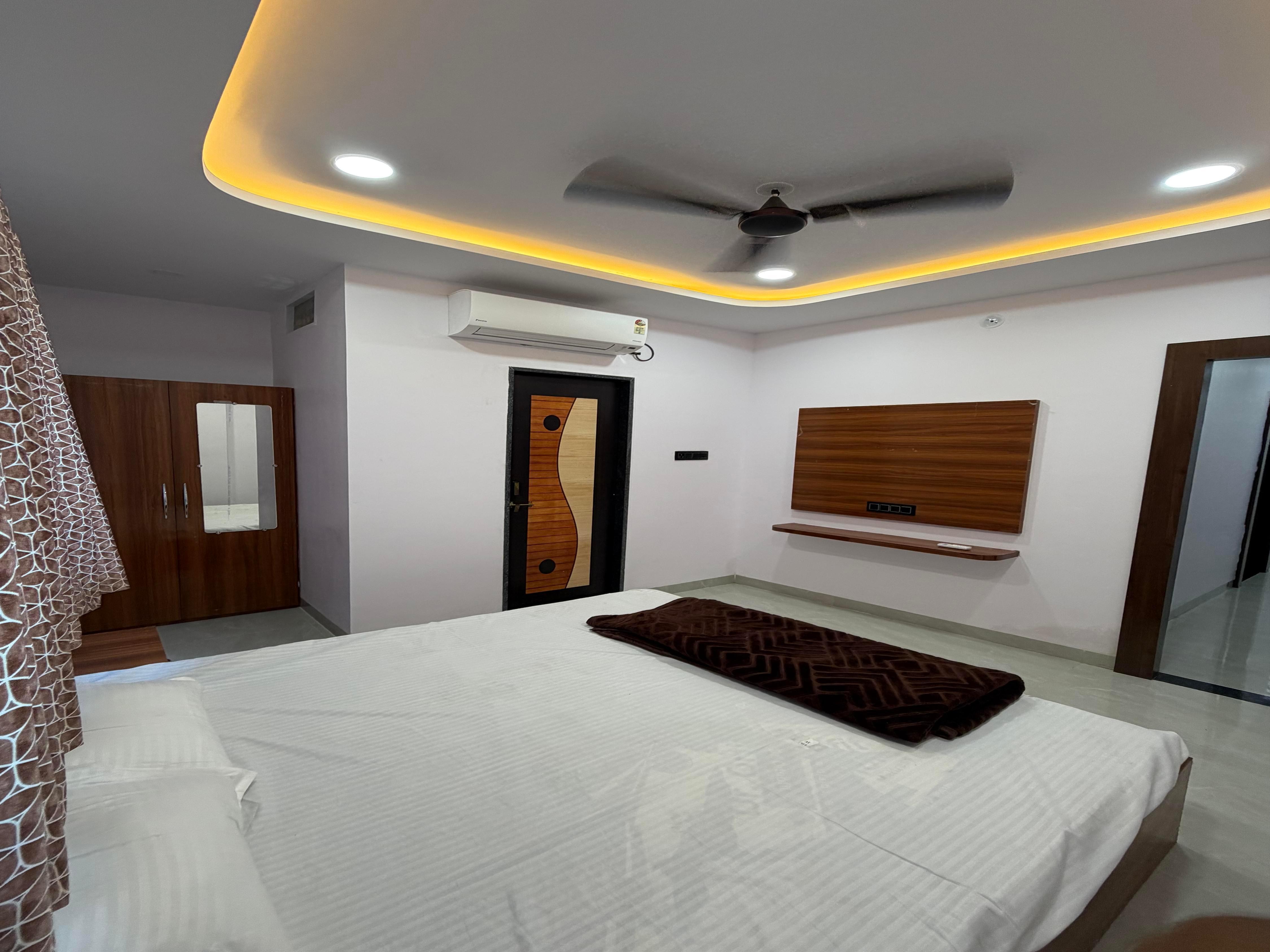Rameshwaram guest house - Tap to explore photos