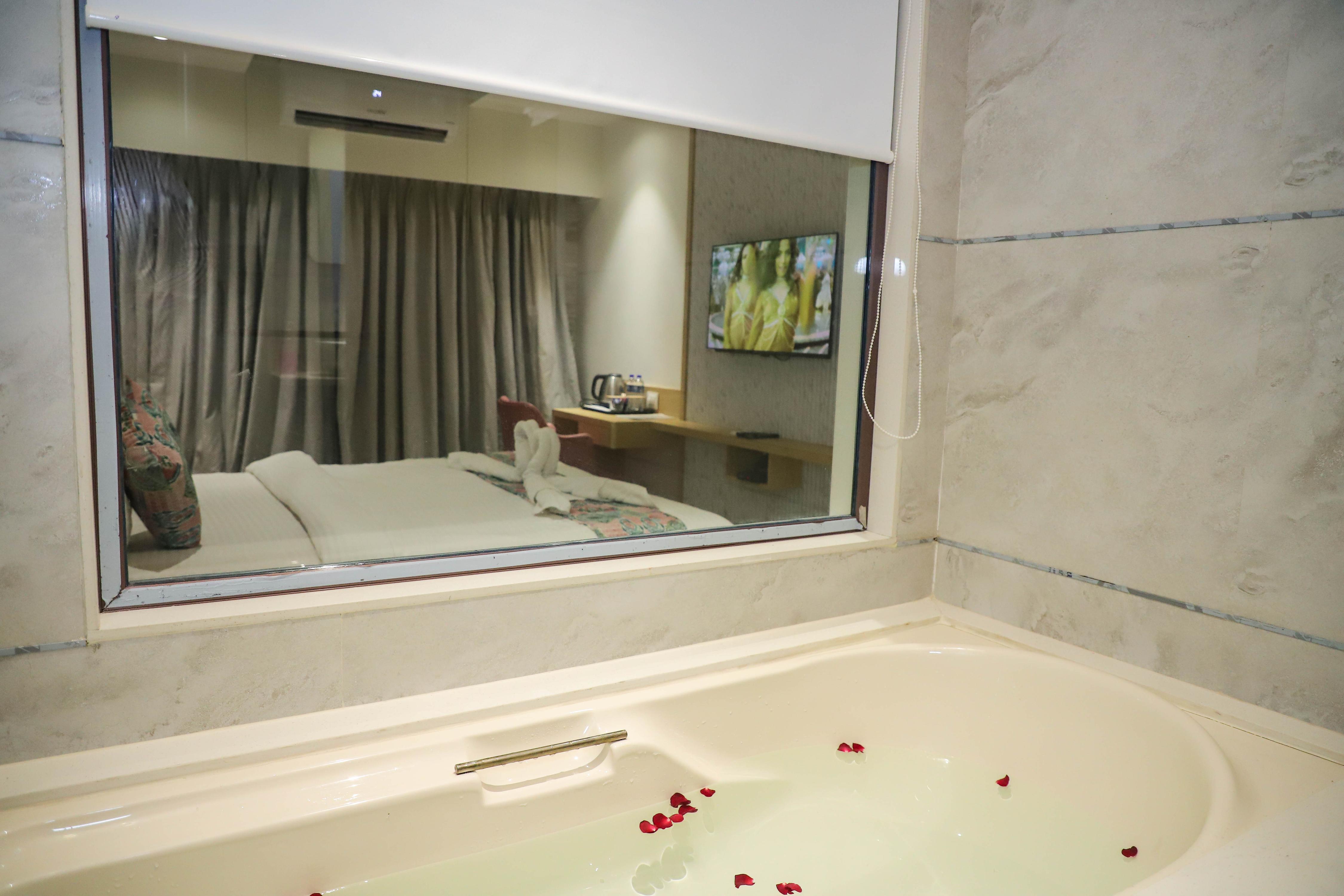 Hotel Atithi Royal Inn - Tap to explore photos