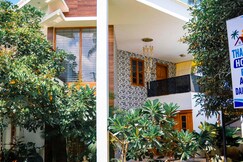 Thamburu Inn by Zennor