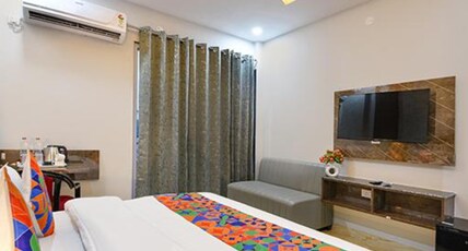 HOTEL COMFORT N STAY 45 Room Type - Deluxe Room