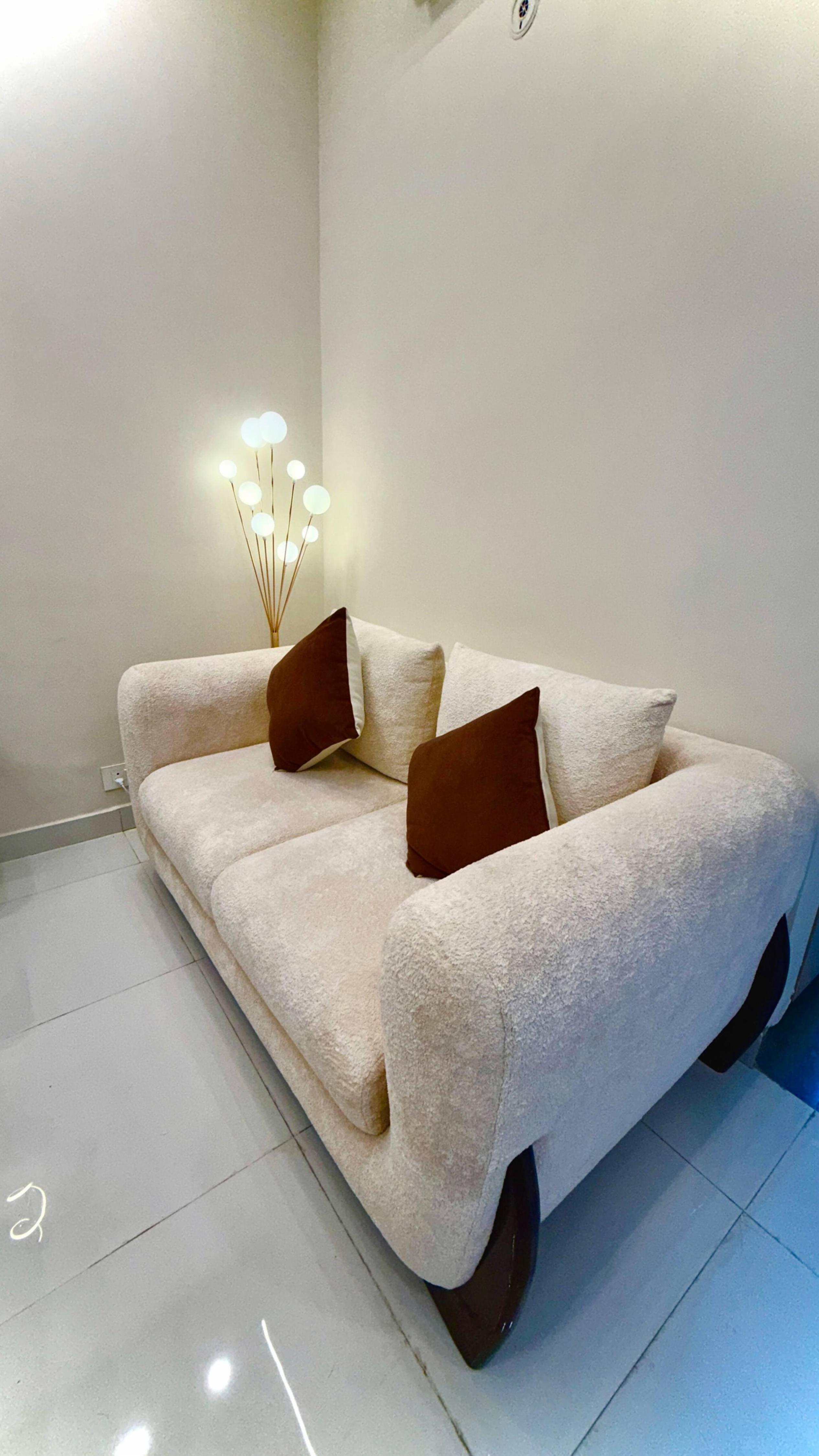 The Sandstone Premium Stay Gurgaon - Tap to explore photos