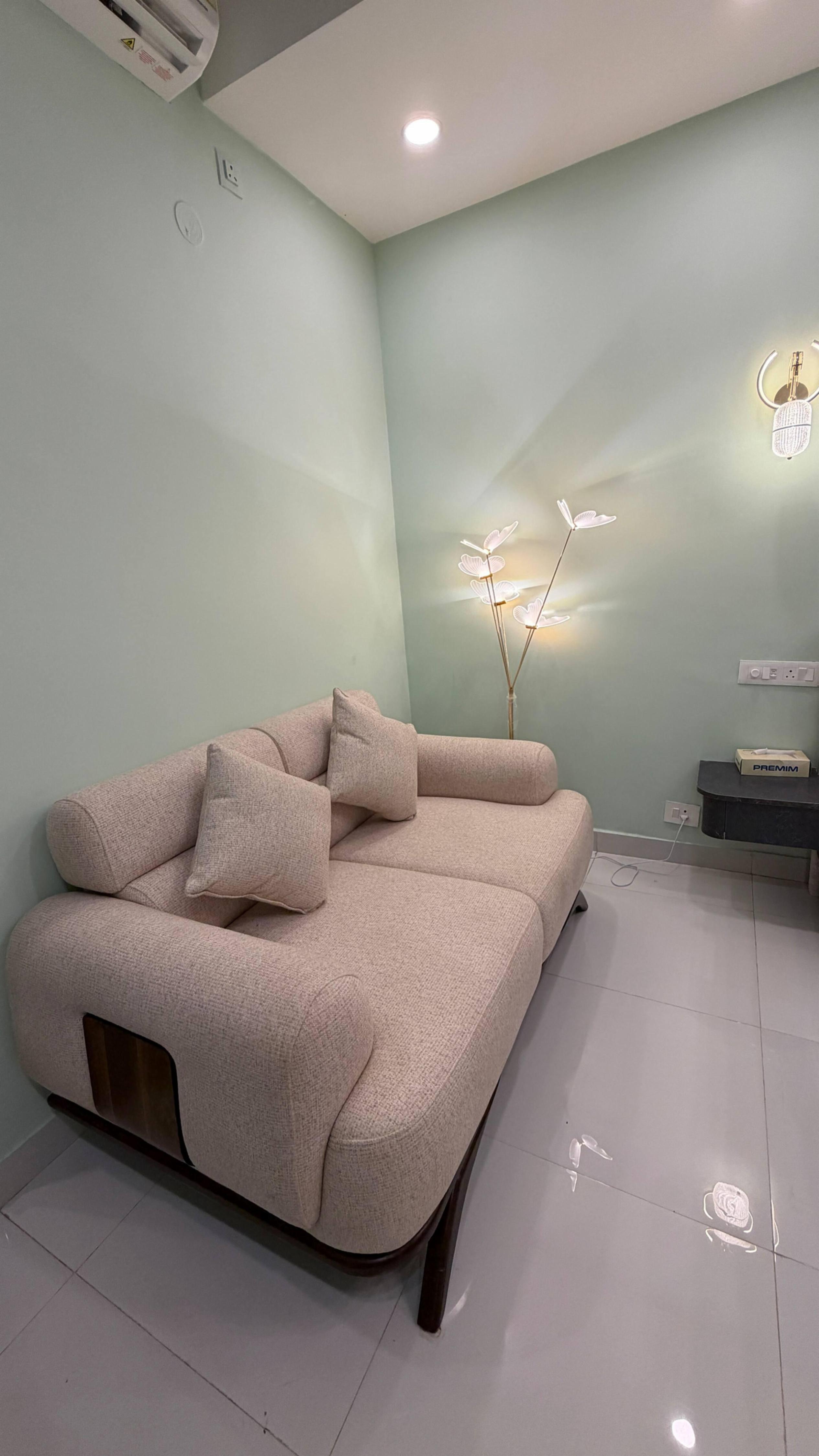 The Grove Luxury Studio Breathe Unwind Belong - Tap to explore photos
